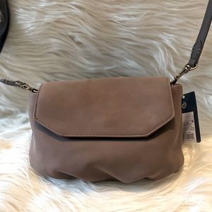 Purse ~ Universal Thread Otter Brown. Front snap.